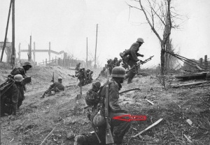 Soldados alemanes, el primero que se ve en la fotografía esta armado con un mauser K98